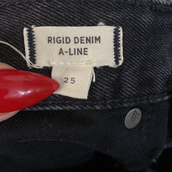 Madewell Rigid Denim ALine Mini Skirt Lunar Wash Button Fly Raw HemBlack Faded - Picture 11 of 13